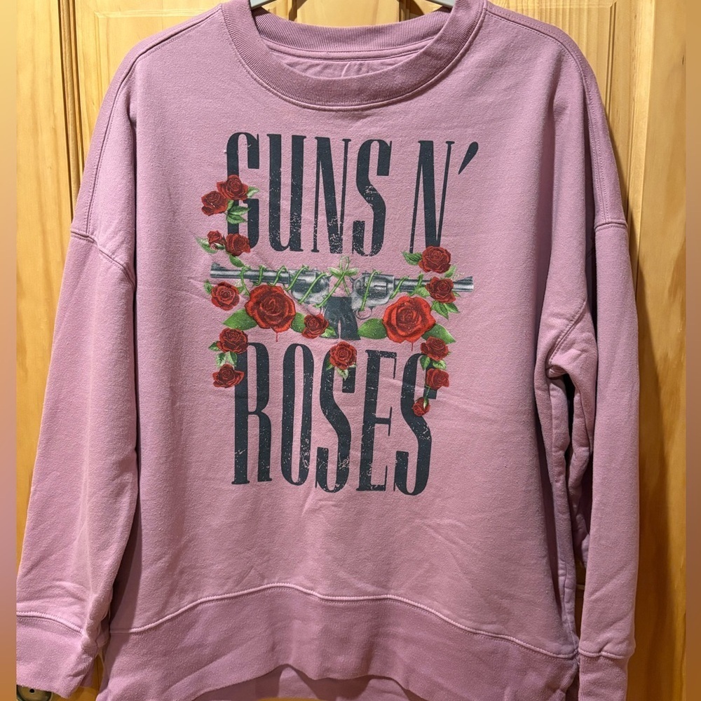 Guns N' Roses Licensed Band Sweatshirt Size M pink